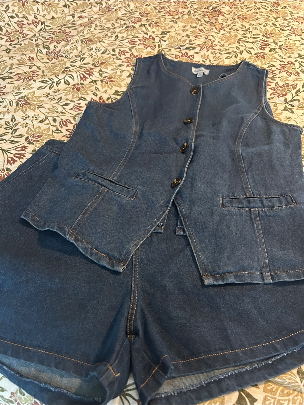 Size Large Denim Button-Front Vest and Shorts Set - Dark Blue